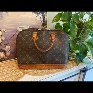 SOLD✨AUTHENTIC Louis Vuitton Alma PM✨ LV bag
